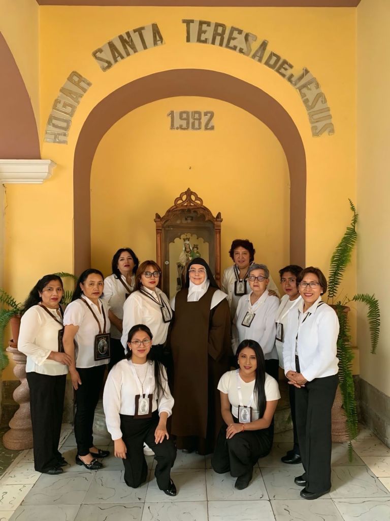 ESPÍRITU SANTO Y SANTA TERESA DE JESÚS - RIOBAMBA
